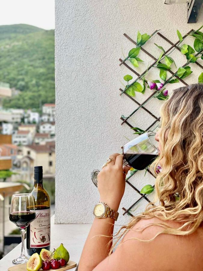 Olive Square Apartman Budva